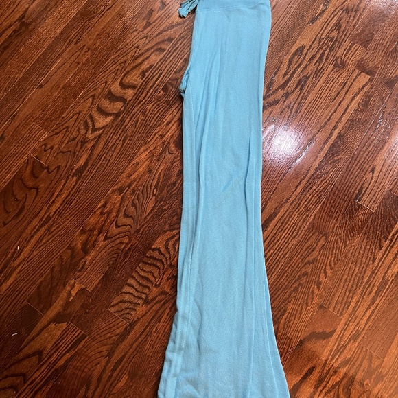 EUC SKIMS Large French Terry Flare Pant Size Medium - Picture 3 of 8